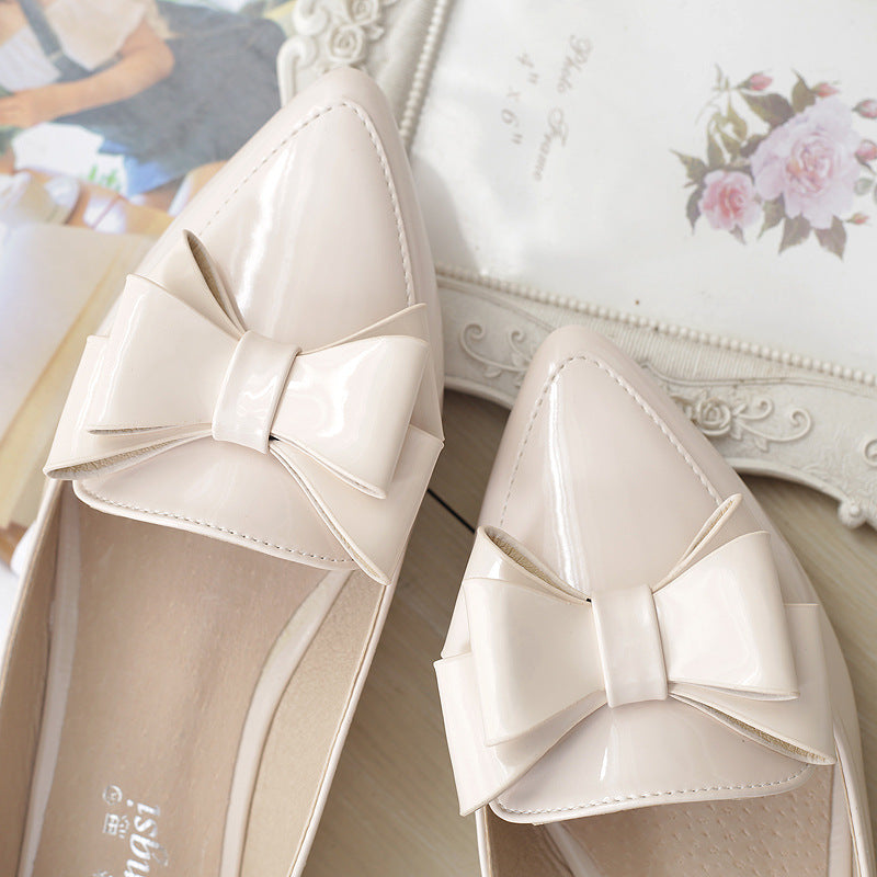 Punktierte Schuhe mit Schleife, flache Sohle – Bild 3 | LuxeStyle