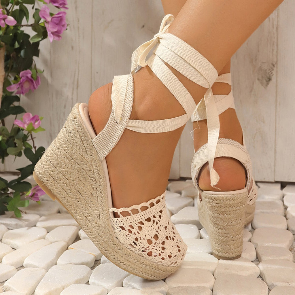 Keilsandalen aus Strohgeflecht mit Schnürung – Bild 6 | LuxeStyle