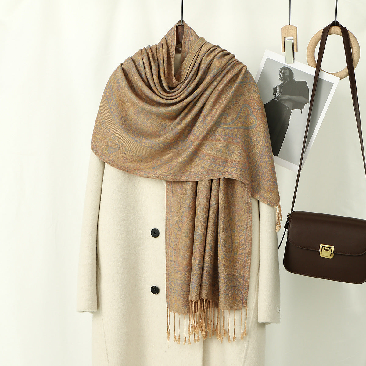 Cashew-Jacquard-Schal mit Quasten