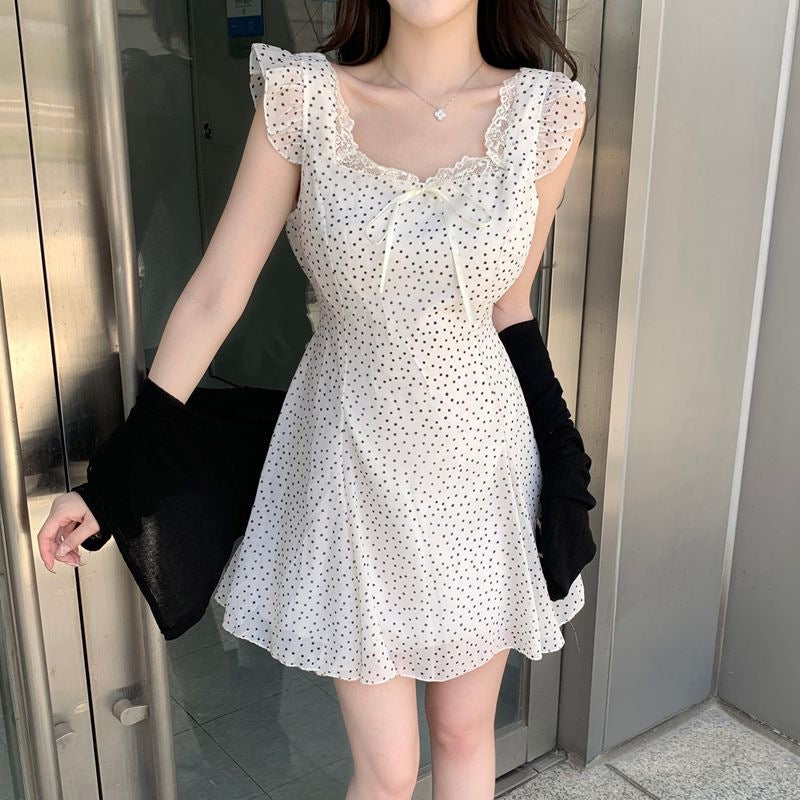Kleid mit Schleifengürtel und A-Linie