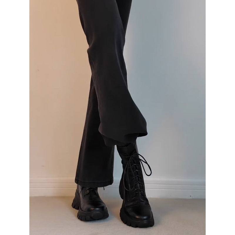 Stylische schwarze Motorradstiefel mit Reissverschluss