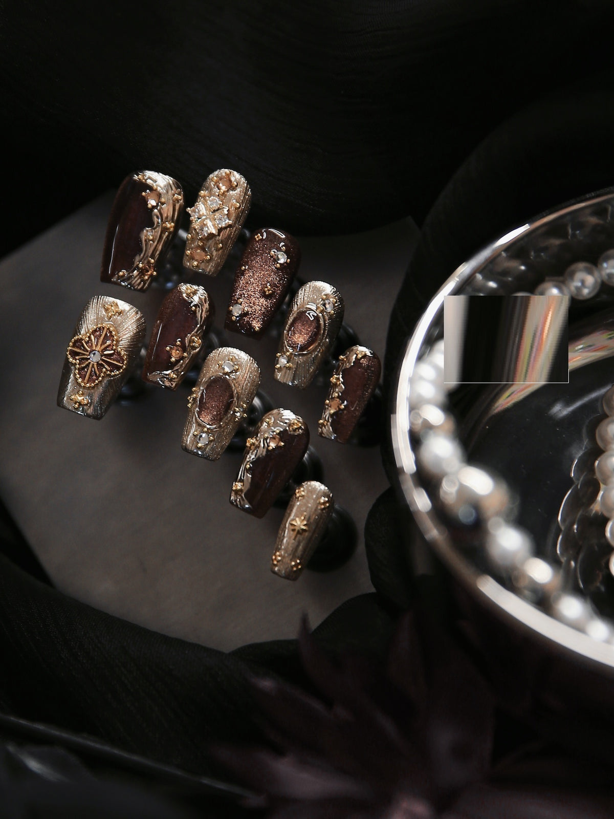 Buchilati Gold-Amber Maillard Kunstnägel – Bild 7 | LuxeStyle