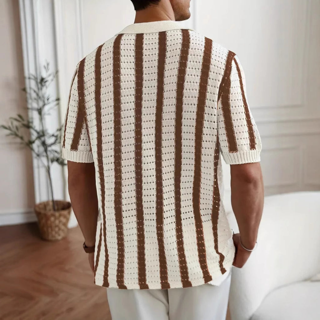 Sommerlicher Pullover mit Streifen