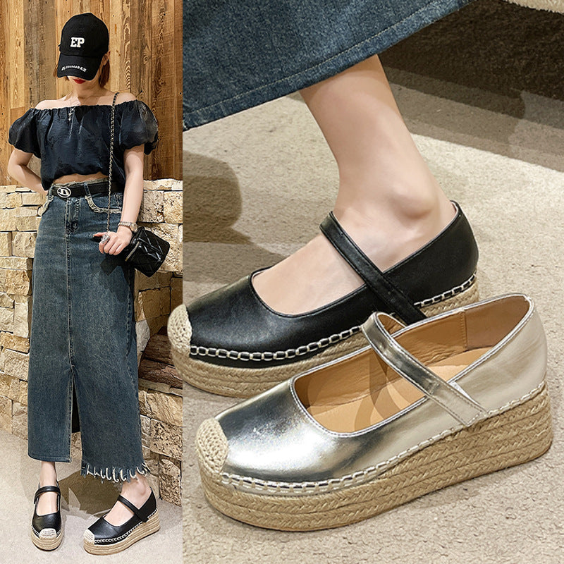 Elegante Keilabsatz-Pumps mit Knöchelriemen