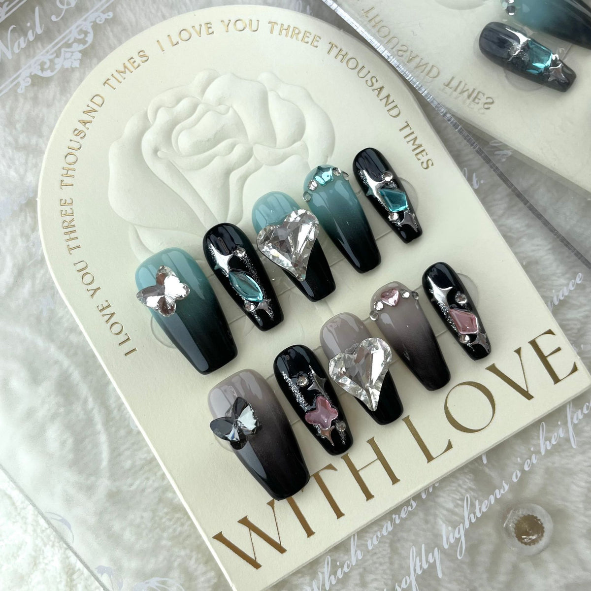 Handgemachte Fake Nails – langanhaltende Maniküre – Bild 11 | LuxeStyle