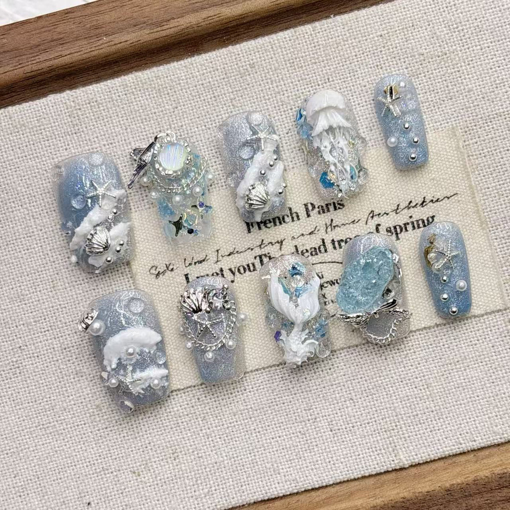 Handgemachte Wearable Nails