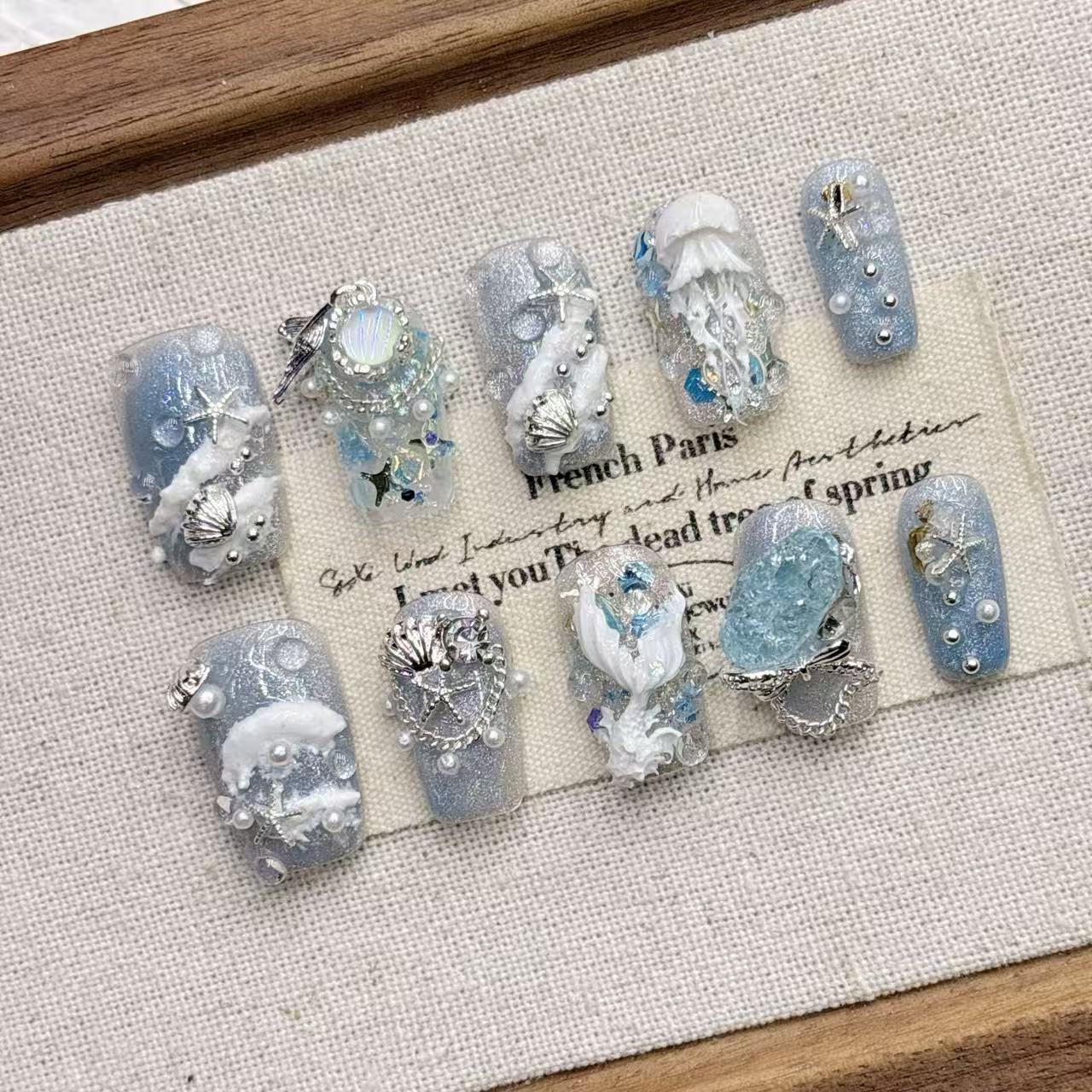 Handgemachte Wearable Nails