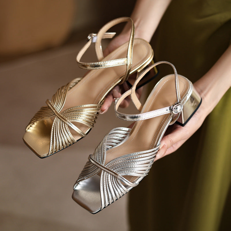 Sandalen mit eckiger Zehenpartie & Schnalle – Bild 8 | LuxeStyle