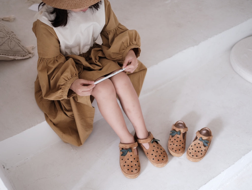 Mädchenschuhe Leder mit Klettverschluss – Bild 13 | LuxeStyle