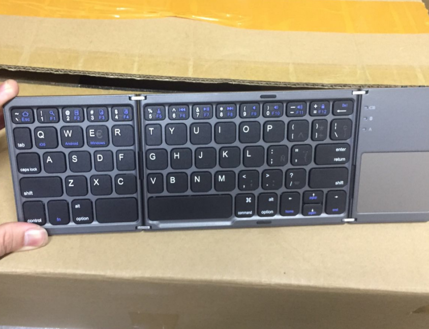 Ultra-dünne, faltbare Bluetooth-Tastatur mit Touchpad