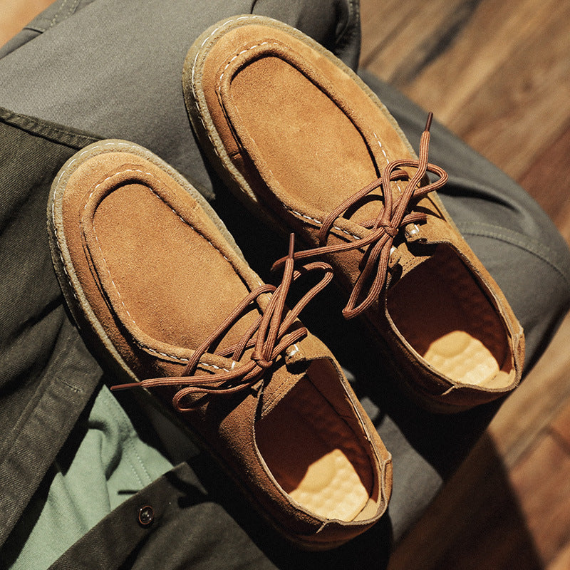 Vielseitige Wildleder-Sneaker im British Style