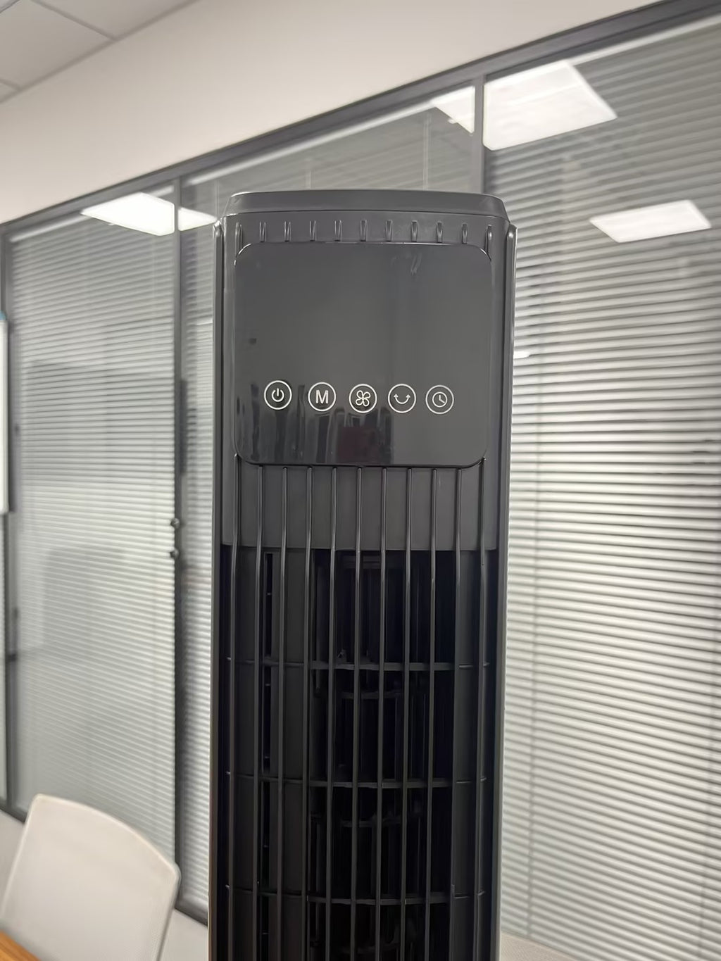 Intelligenter Ventilator mit Fernbedienung