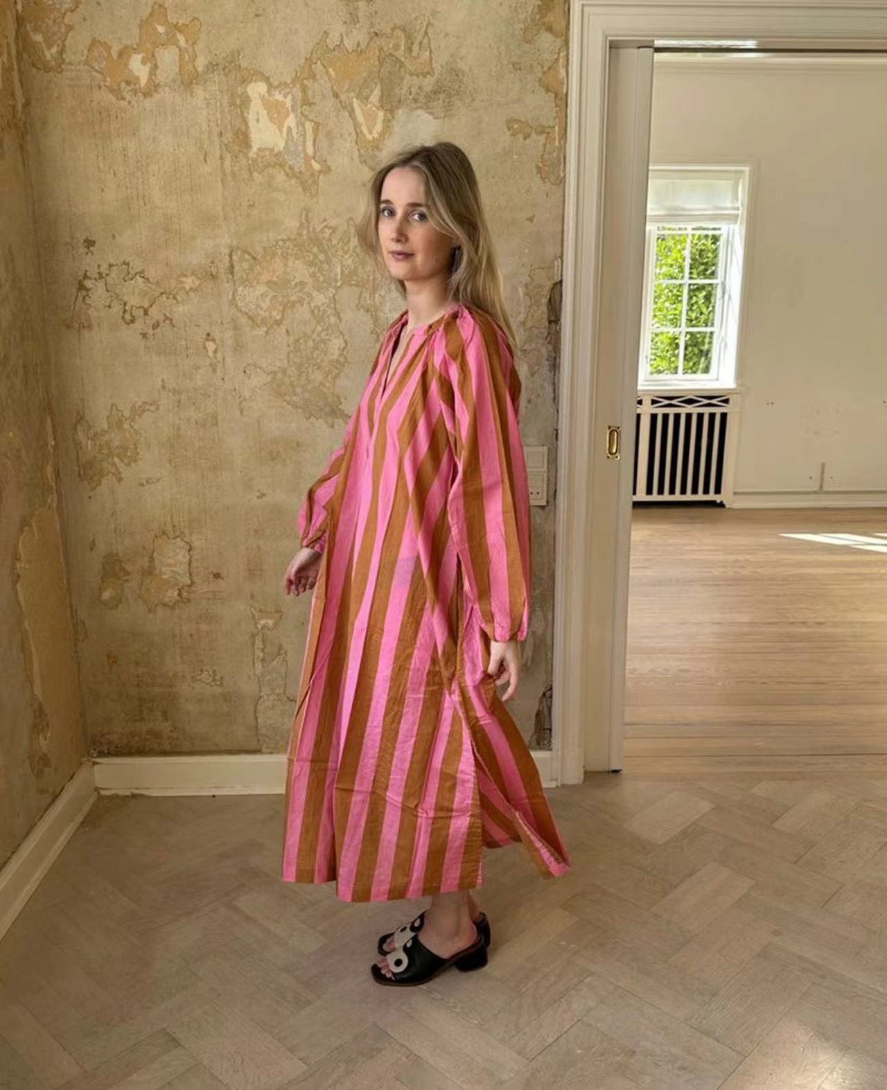 Langes Streifen-Kleid
