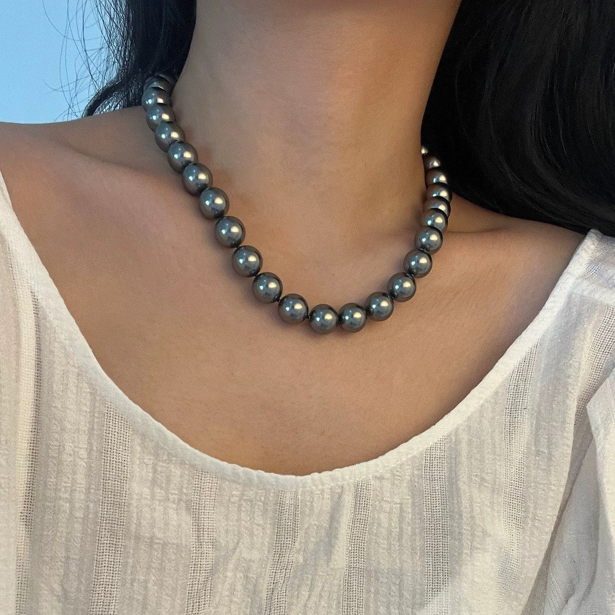 Schwarze Perlenkette