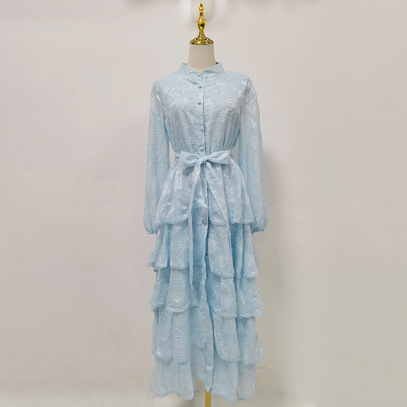 Elegantes, tailliertes Kleid mit Spitze