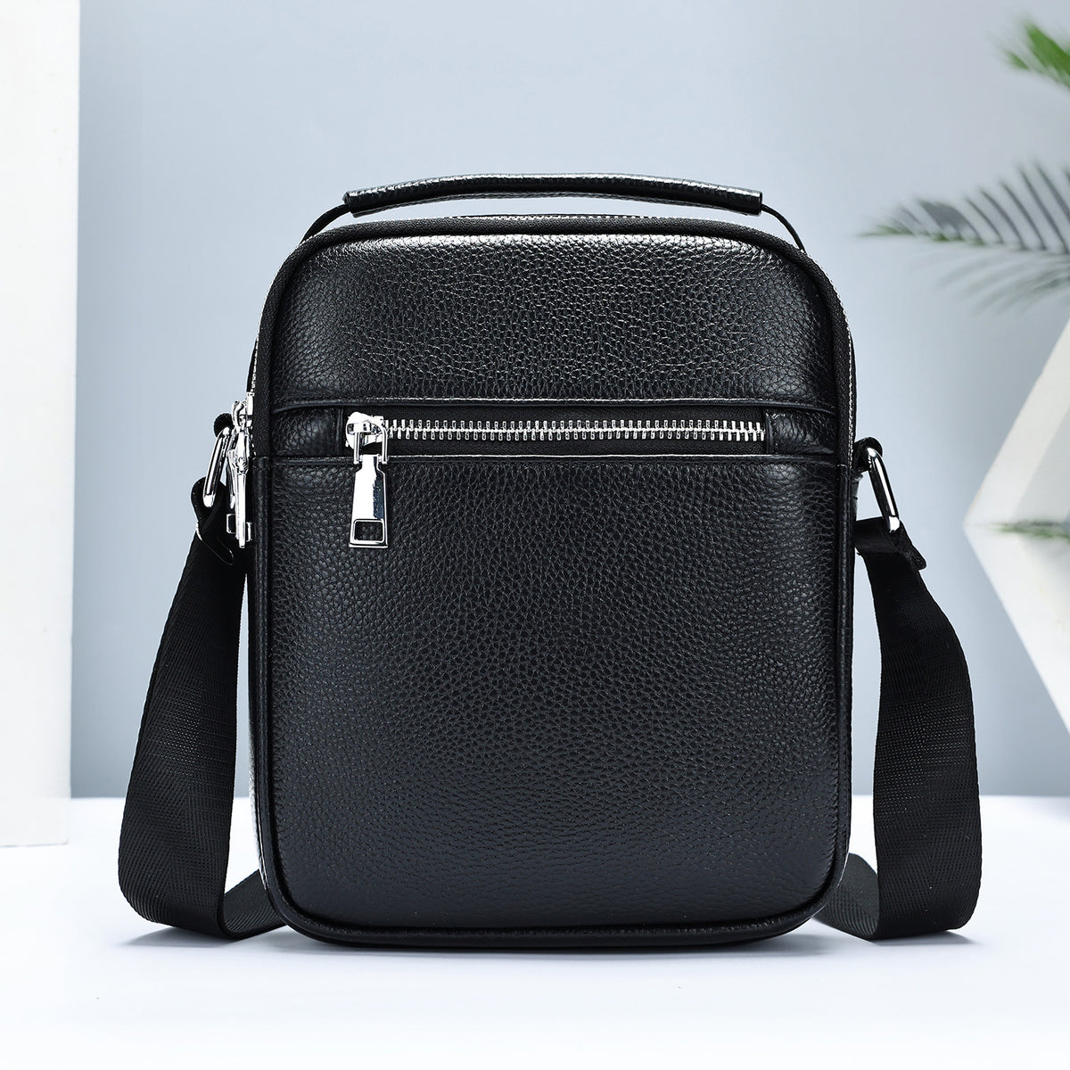 Rindsleder-Crossbody Bag für den Alltag – Bild 4 | LuxeStyle