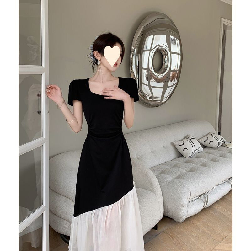 Figurbetonendes Patchwork Midikleid im Audrey-Hepburn-Stil