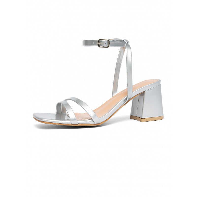 Chunky-heeled Schuhe mit Schnallenverschluss – Bild 8 | LuxeStyle