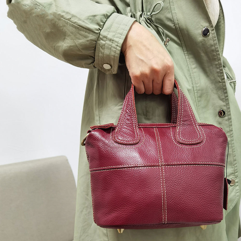 Schwarze Ledertasche mit Schultergurt – Bild 6 | LuxeStyle