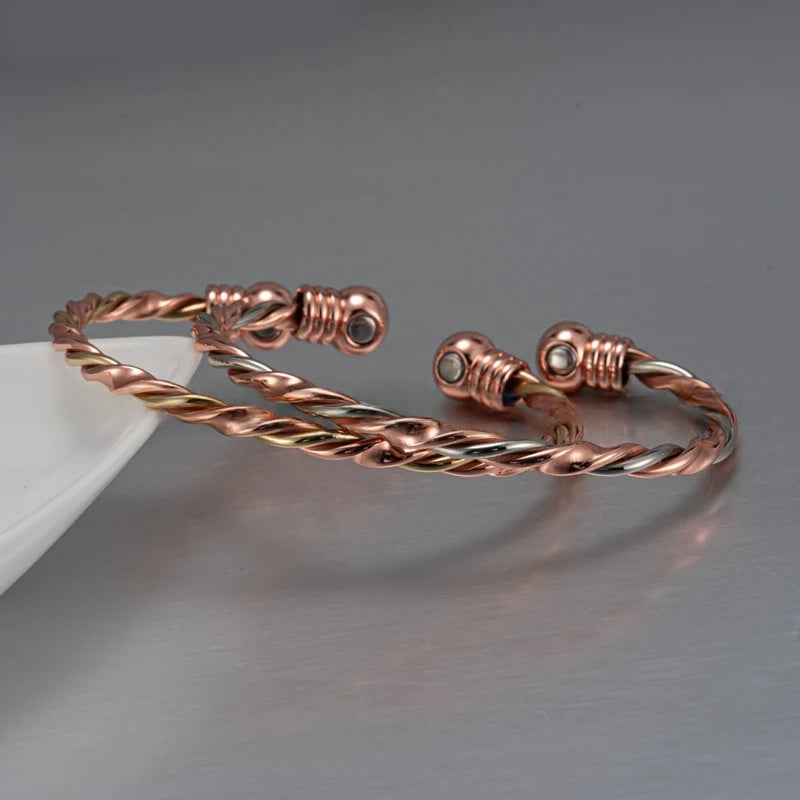 Magnetarmband mit Kupfer-Kordel-Design