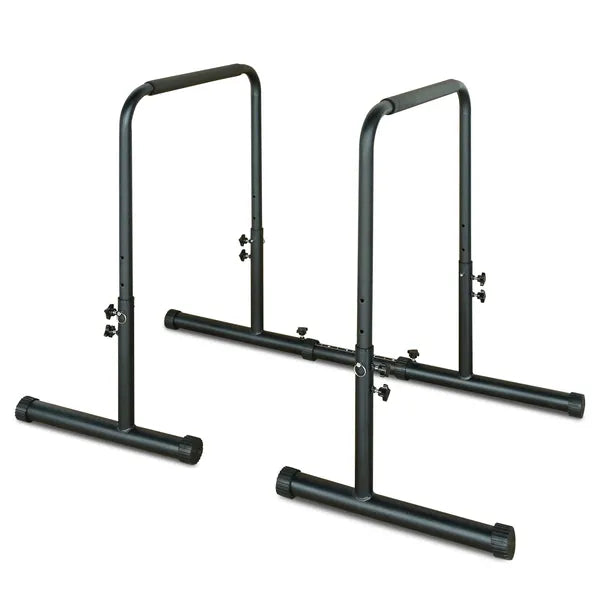 Fitness-Turm mit Dip-Station und Pull-Up-Bar