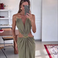 Hohl ausgebuchtes Halterneck-Kleid