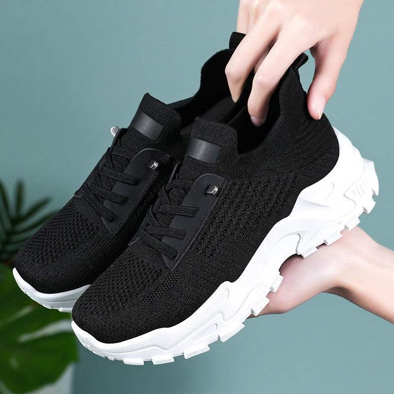 Leichte Sommer-Sneaker zum Schnüren