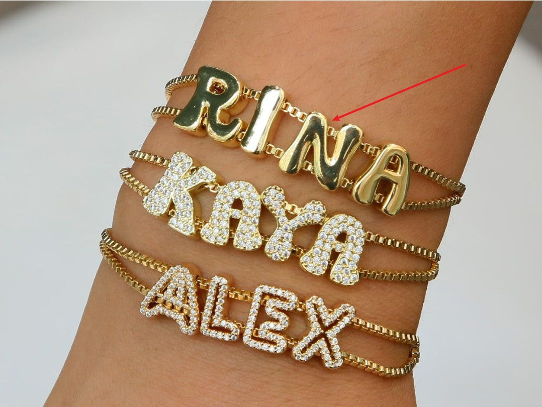 Personalisiertes Buchstaben-Armband – Bild 3 | LuxeStyle