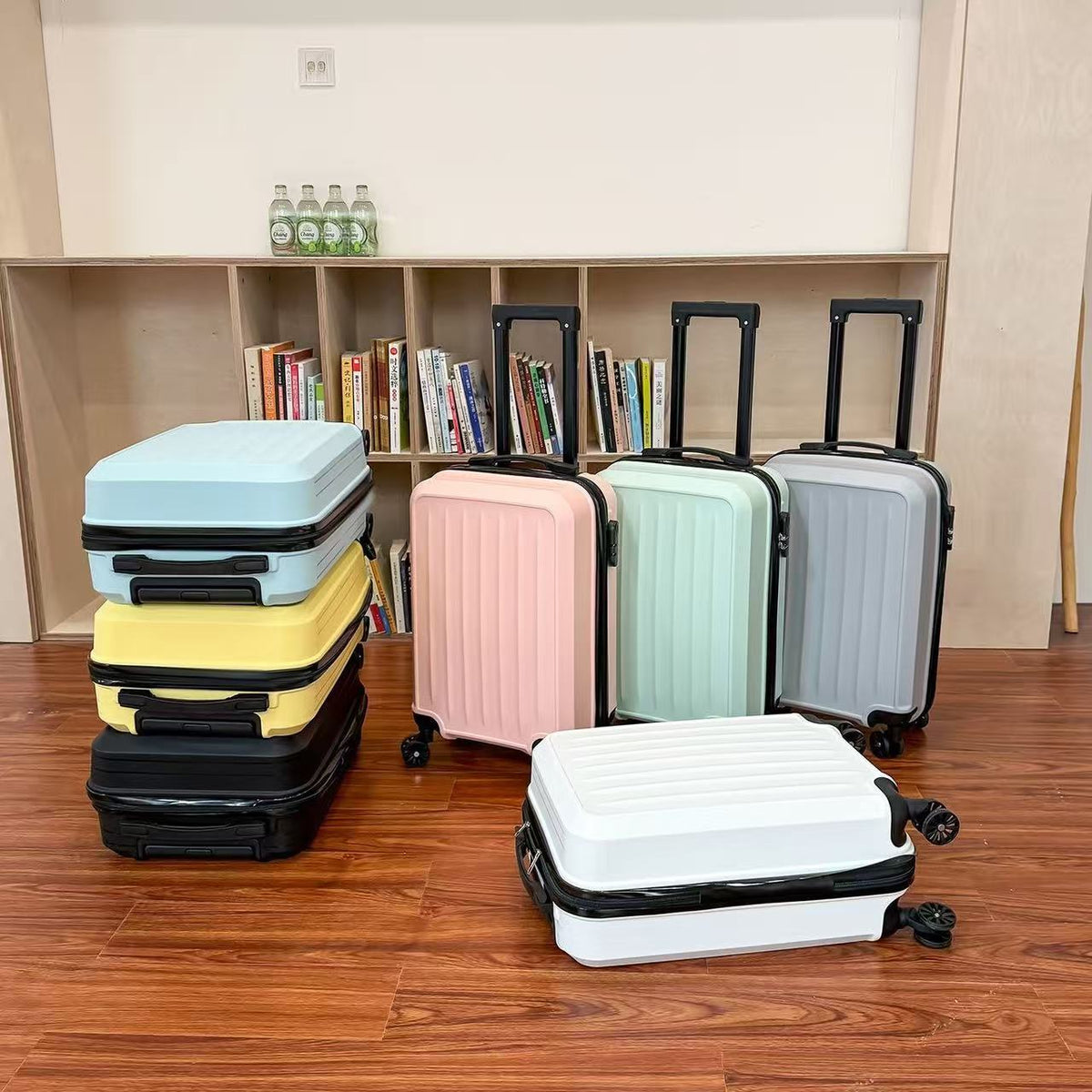 Leichter Rollkoffer mit 20 Zoll – Bild 3 | LuxeStyle