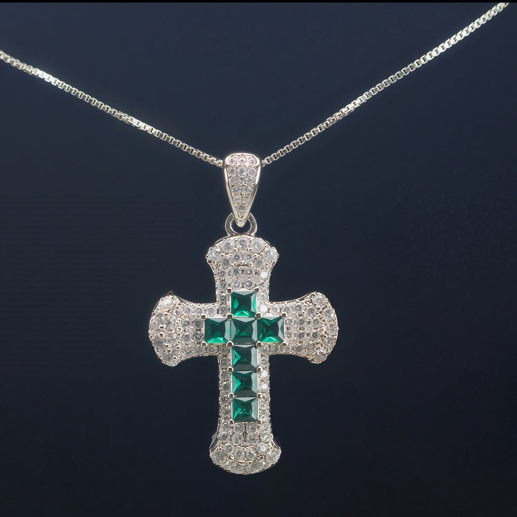 Kreuz-Anhänger mit Smaragdgrünen und Weissen Zirkonia