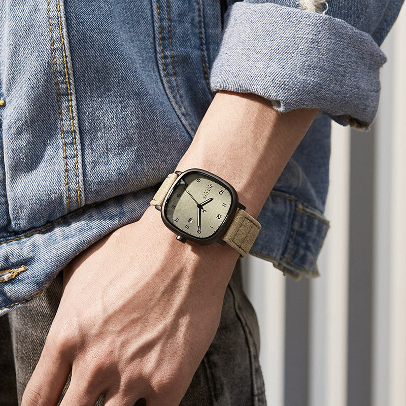 Quadratische Quarz-Uhr mit Metallband – Bild 2 | LuxeStyle