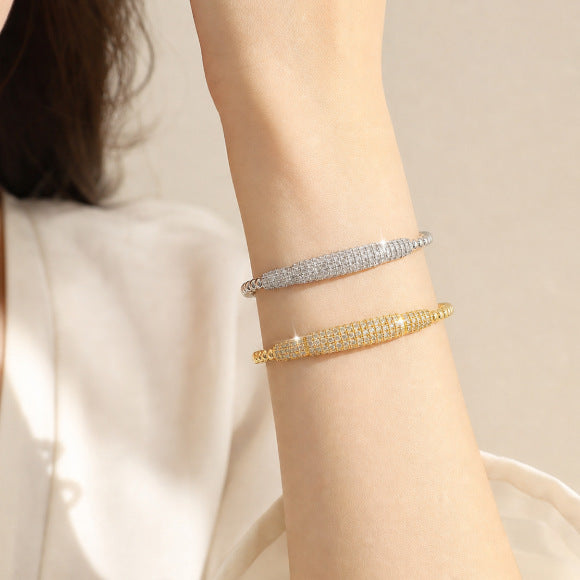 Funkelndes Armband mit Strass-Sternen