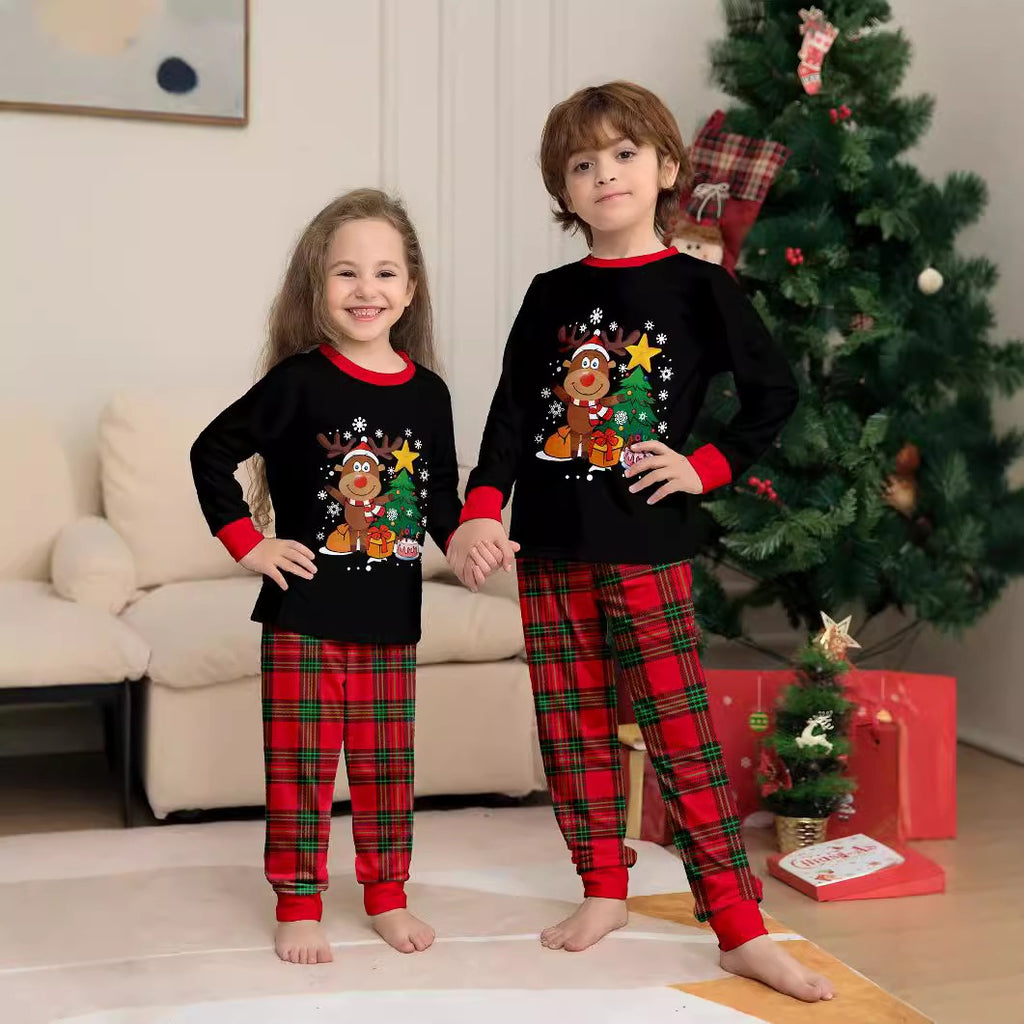 Weihnachtliches Familien-Outfit im Hirsch-Design