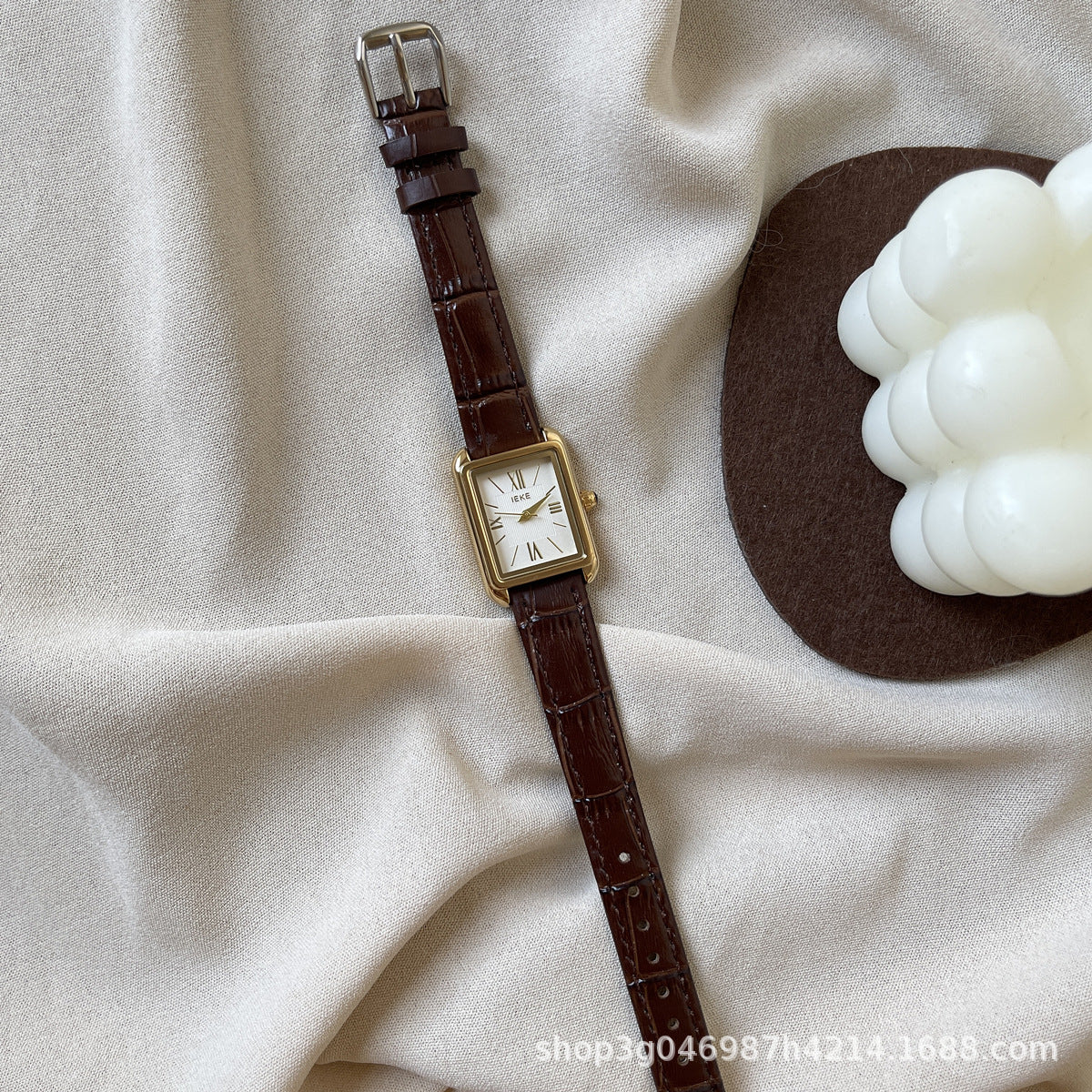Elegante Damenuhr mit quadratischem Zifferblatt – Bild 8 | LuxeStyle