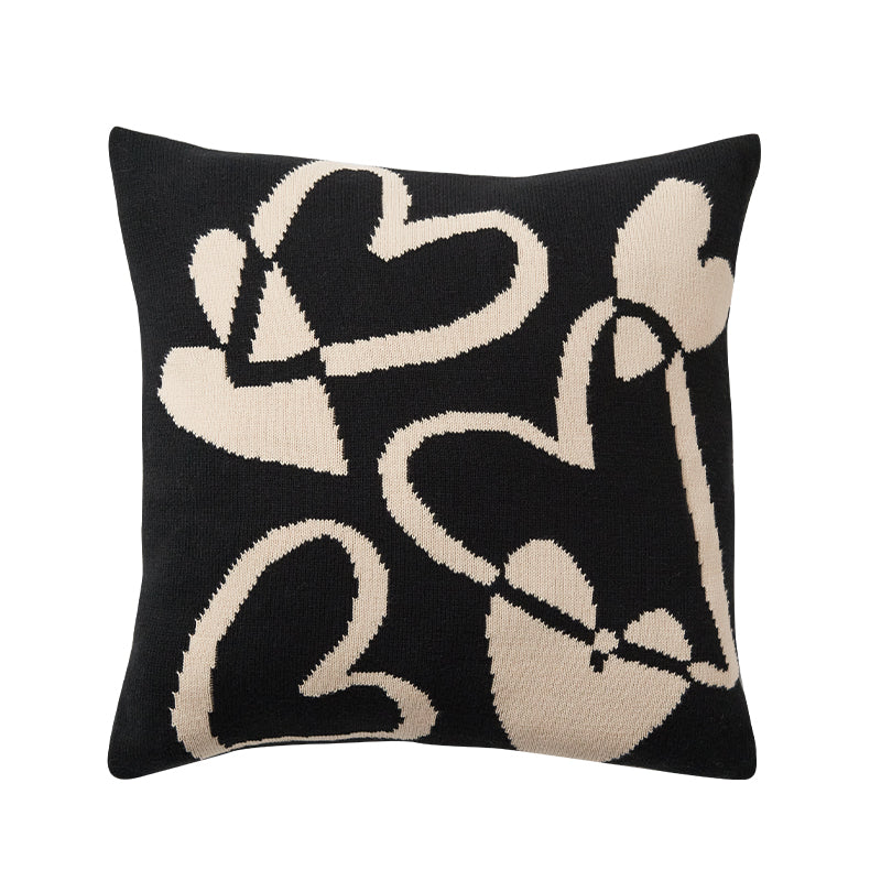 Nordisches Kissen Schwarz-Weiss mit Herzmuster