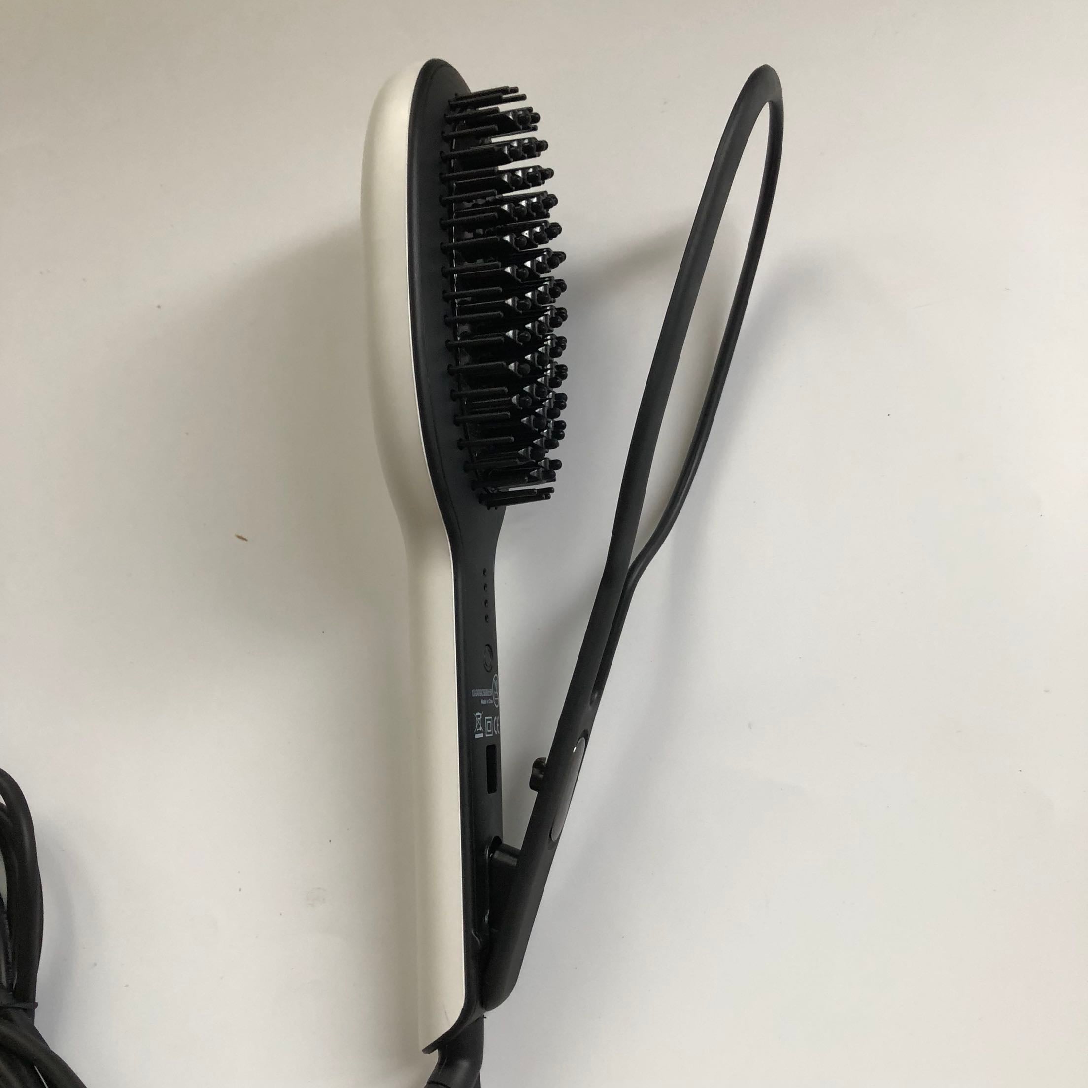 Glättender Kamm für glattes Haar