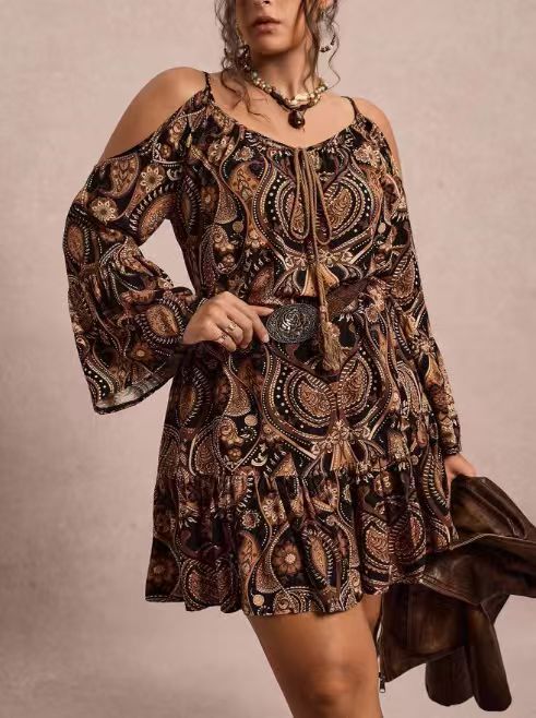 Gemustertes Langarmkleid mit Rundhalsausschnitt