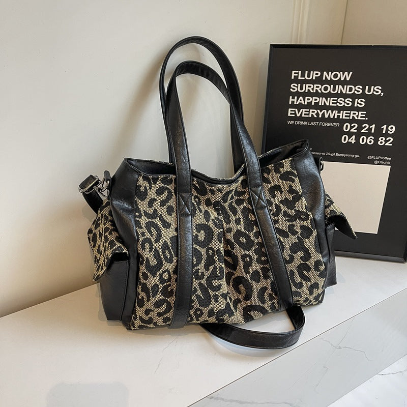 Umschlagtasche mit Leopardenmuster – Bild 2 | LuxeStyle