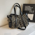 Umschlagtasche mit Leopardenmuster – Bild 2 | LuxeStyle