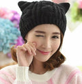 Gestrickte Beanie mit Katzenohren