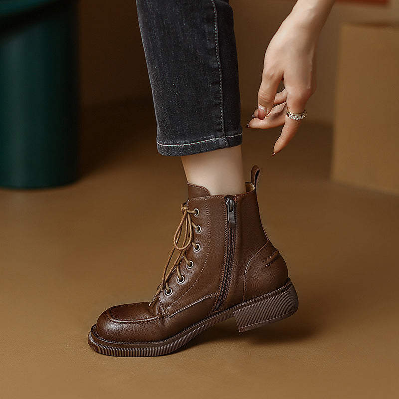 Martin Boots aus Leder mit Schnürung
