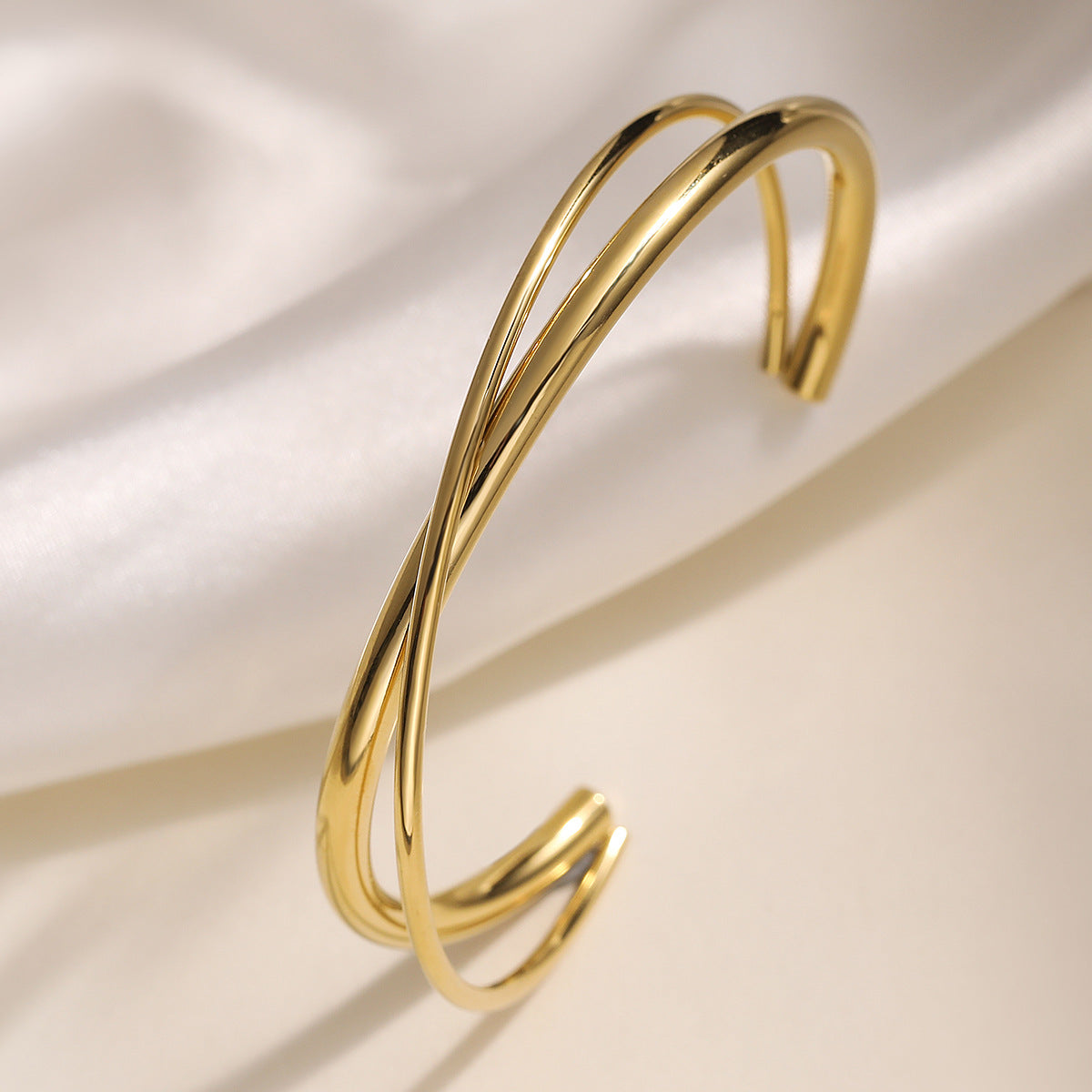 Personalisiertes Kreuzarmband aus Edelstahl – Bild 3 | LuxeStyle