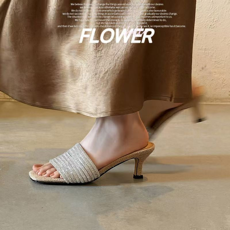 Rhinestone Mule Sandalen mit Kitten-Heel
