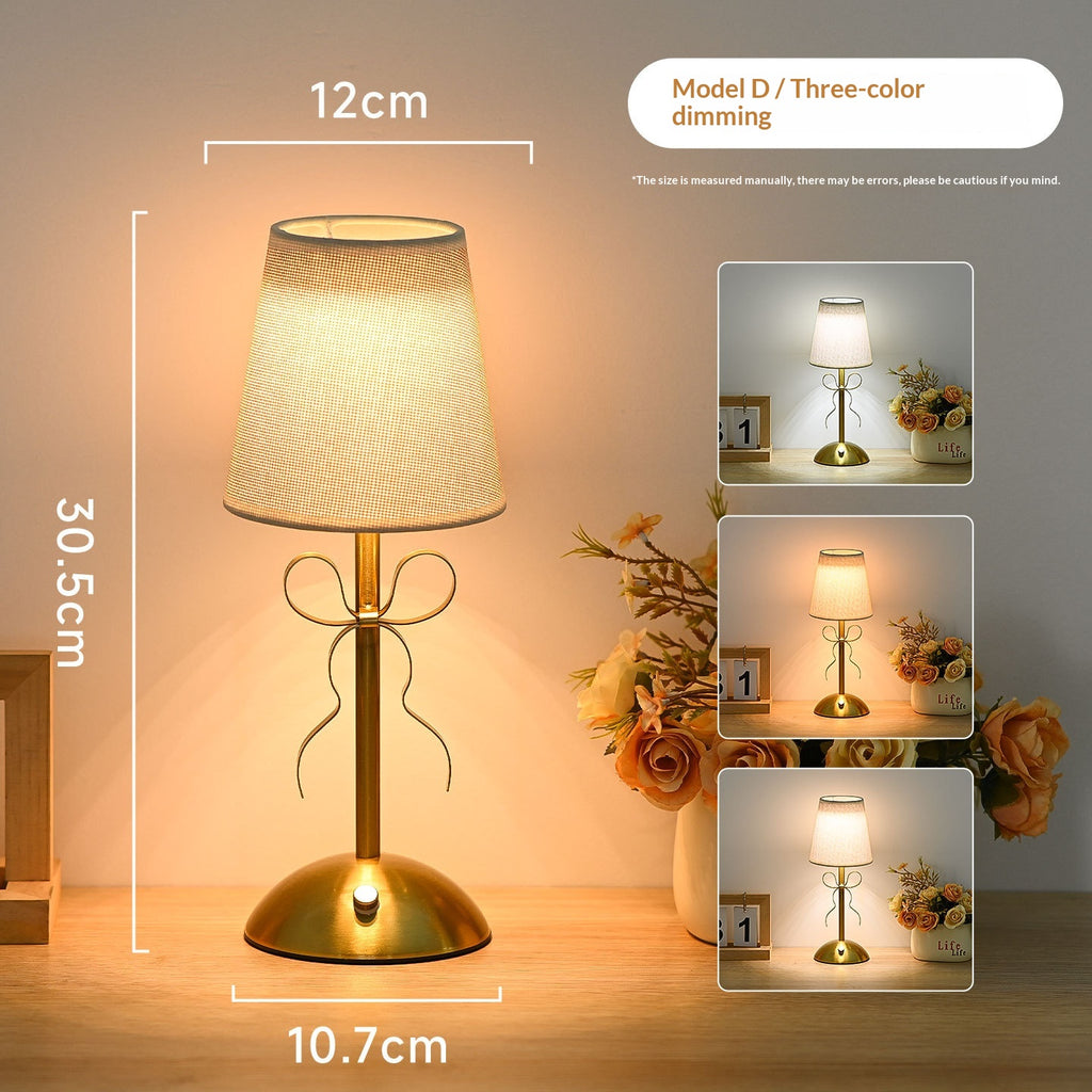 Nordische Tischlampe mit USB‑Ladefunktion – Bild 6 | LuxeStyle