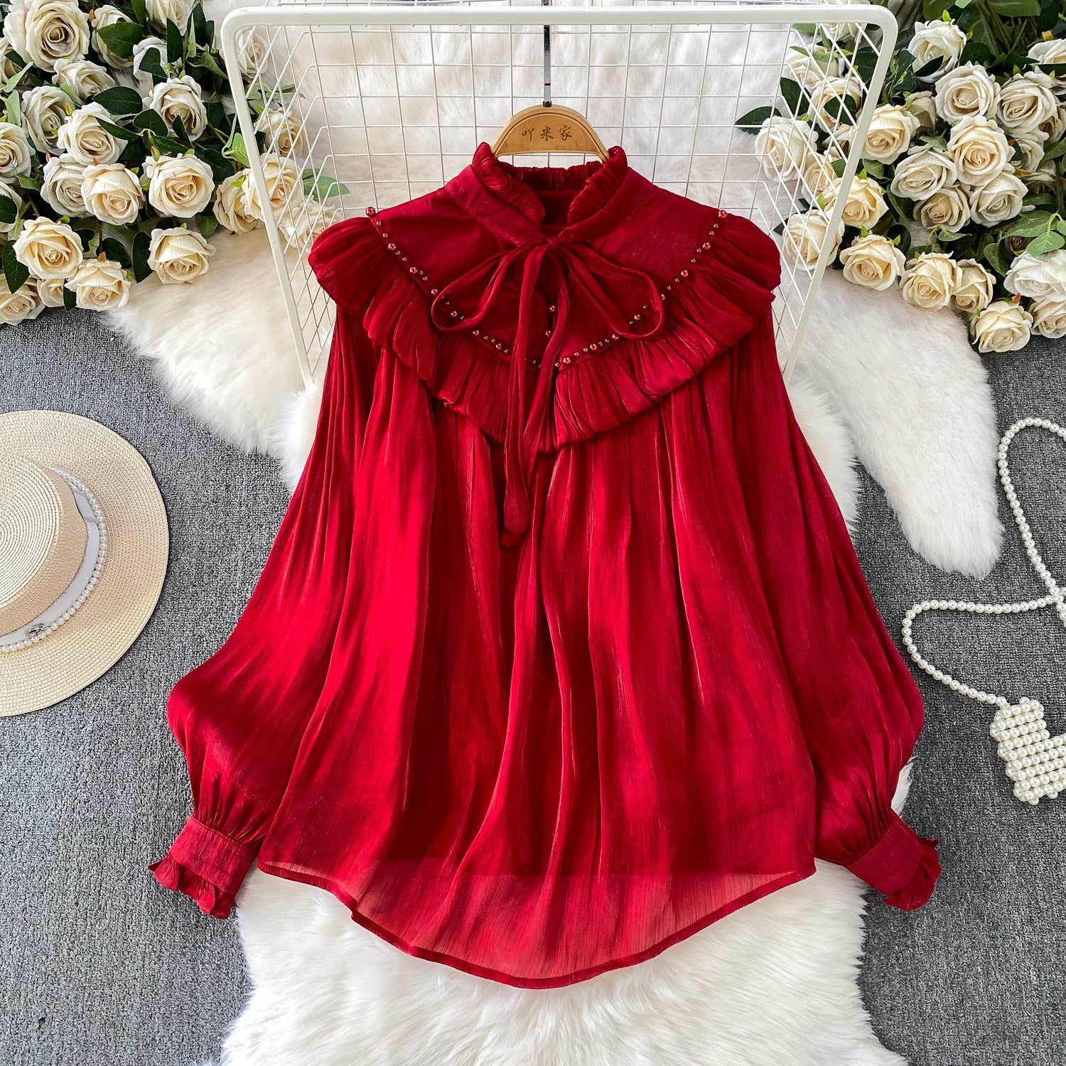 Klassische Bluse mit Spitzenbesatz