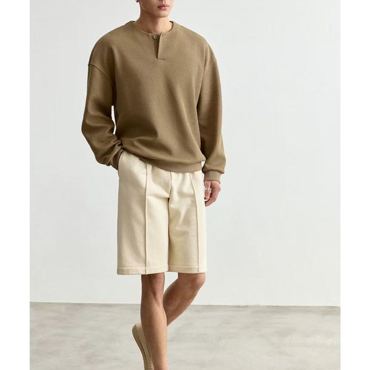 Herren Kapuzen-Sweatshirt aus Cord – Bild 3 | LuxeStyle