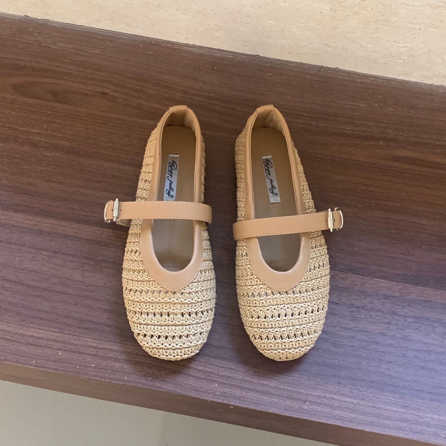 Retro-Balletflats mit Hohlprägung