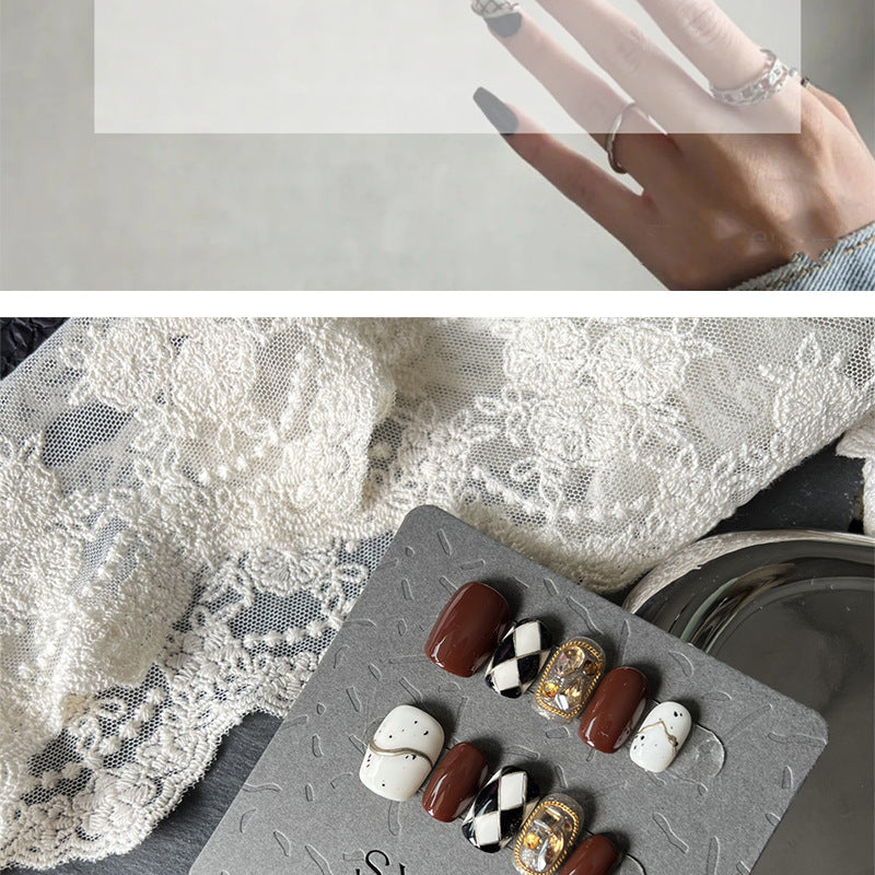Ovale Nägel mit Hahnentrittmuster – Bild 13 | LuxeStyle