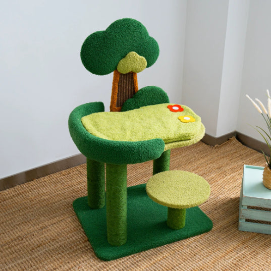 Grosser Katzenbaum mit Klettergerüst und Katzenhaus
