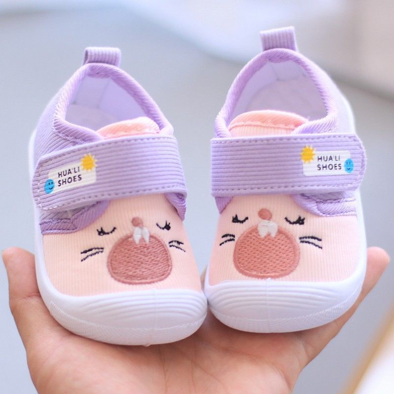 Weisse Baby Quietschschuhe mit weicher Sohle für Frühling/Herbst